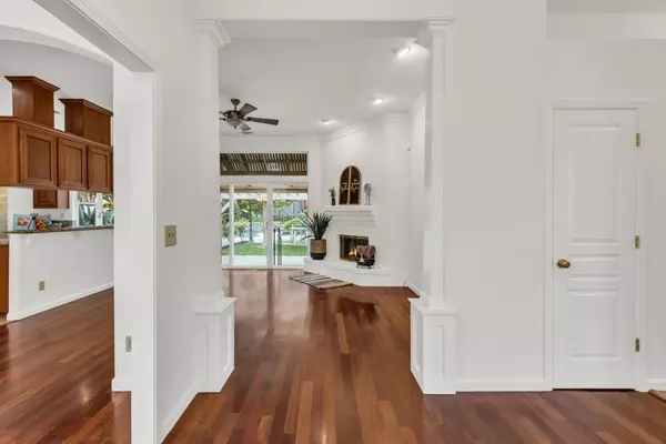 9431 Canyon Lake LN, Orangevale, CA 95662