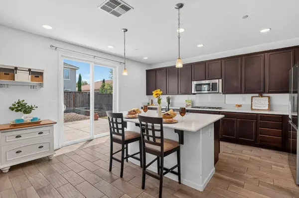 8160 Genex WAY, Elk Grove, CA 95757