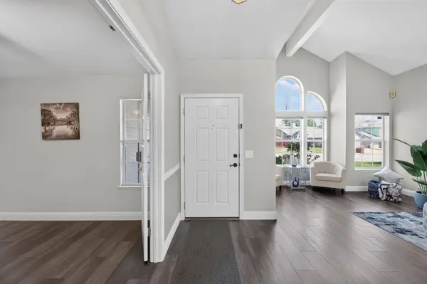 8812 Bridalsmith DR, Sacramento, CA 95828