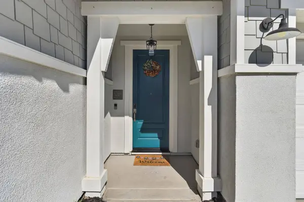 8153 Seahorse WAY, Elk Grove, CA 95757