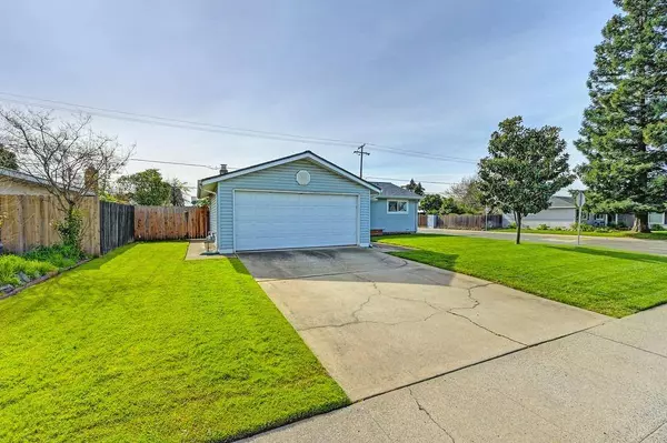 2261 Zinfandel DR, Rancho Cordova, CA 95670