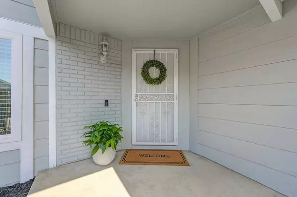 5861 Stubblefield WAY, Sacramento, CA 95823