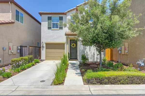 9913 Del Surf LN, Elk Grove, CA 95757