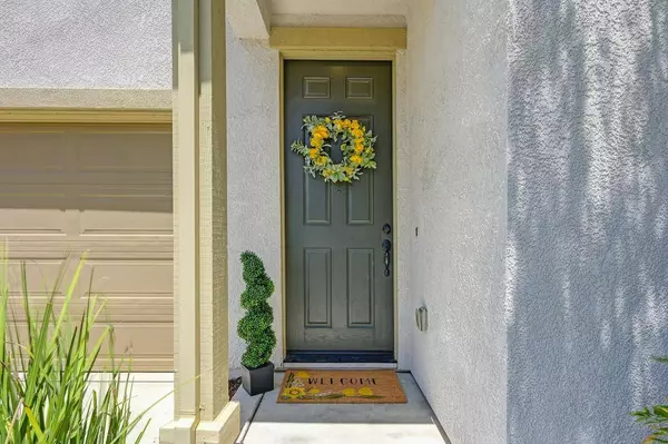 9913 Del Surf LN, Elk Grove, CA 95757