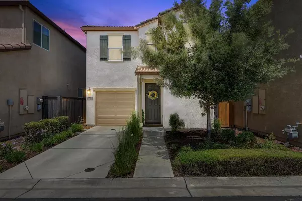 9913 Del Surf LN, Elk Grove, CA 95757