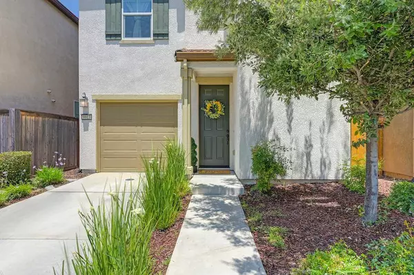 9913 Del Surf LN, Elk Grove, CA 95757