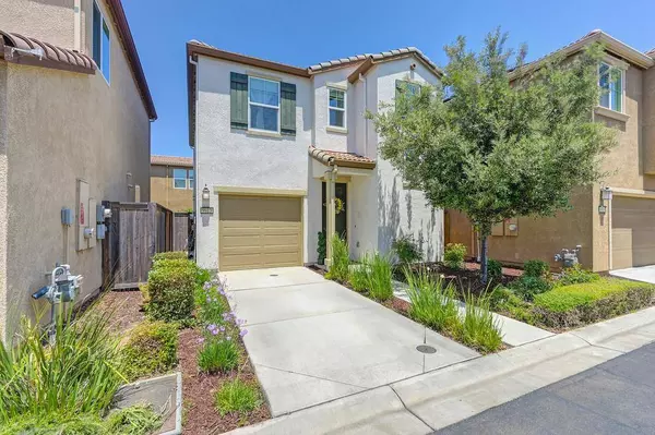 9913 Del Surf LN, Elk Grove, CA 95757