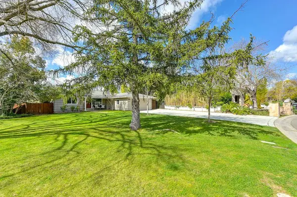 1917 Flowers ST, Sacramento, CA 95825