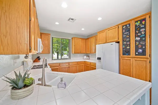 9226 Lucchesi DR, Sacramento, CA 95829