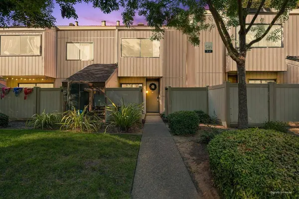 549 Woodside Oaks #3