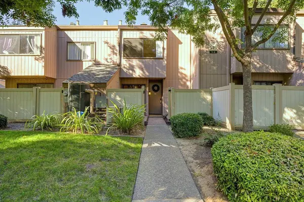549 Woodside Oaks #3, Sacramento, CA 95825