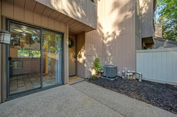 549 Woodside Oaks #3, Sacramento, CA 95825