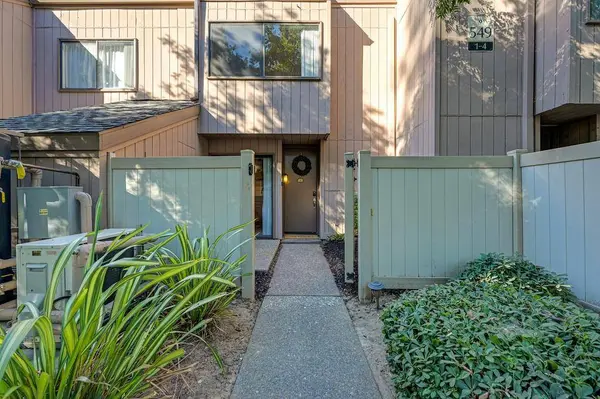 549 Woodside Oaks #3, Sacramento, CA 95825