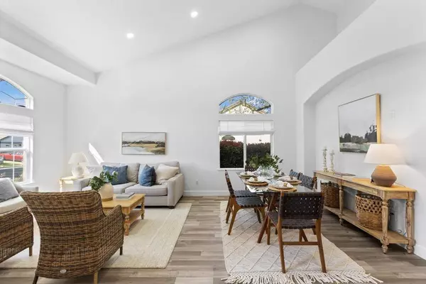 5136 Whisper Oaks LN, Carmichael, CA 95608