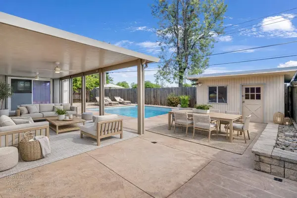 7467 Center Pkwy, Sacramento, CA 95823