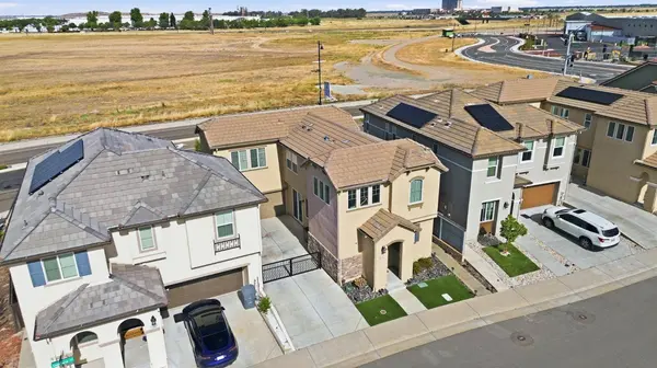 1060 Sagittaria CIR, Rocklin, CA 95765
