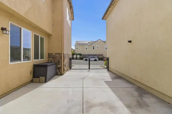 1060 Sagittaria CIR, Rocklin, CA 95765