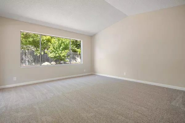 28 Shady River CIR, Sacramento, CA 95831