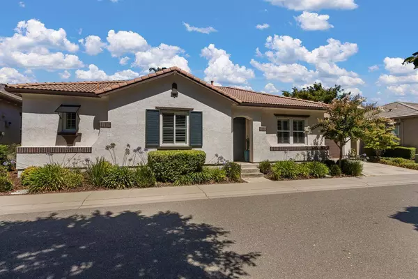 8081 Linda Isle LN, Sacramento, CA 95831