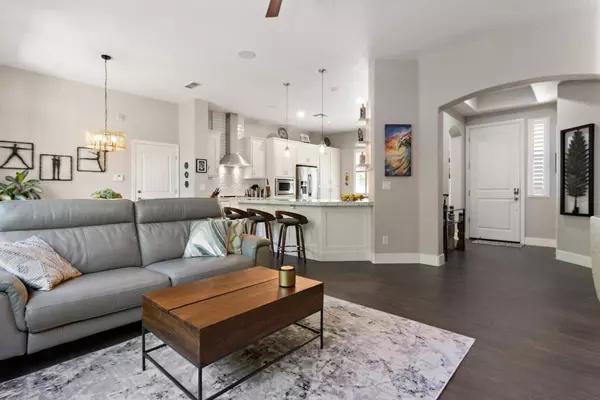 8081 Linda Isle LN, Sacramento, CA 95831