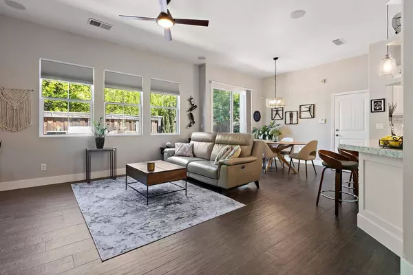 8081 Linda Isle LN, Sacramento, CA 95831