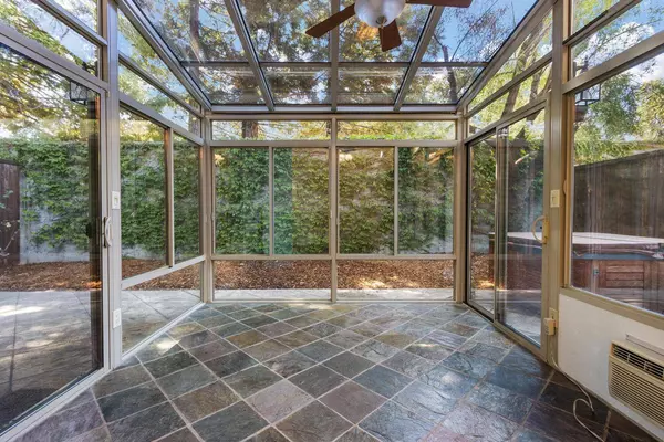 20 Paisan CT, Sacramento, CA 95831