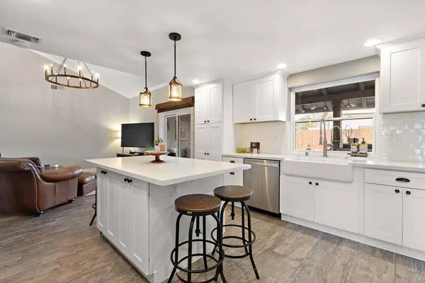 259 Brewster AVE, Sacramento, CA 95831