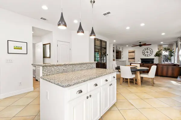 19 Waters Cove CT, Sacramento, CA 95831