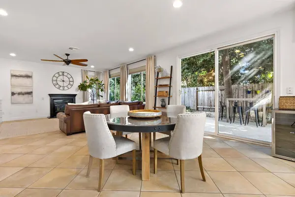 19 Waters Cove CT, Sacramento, CA 95831