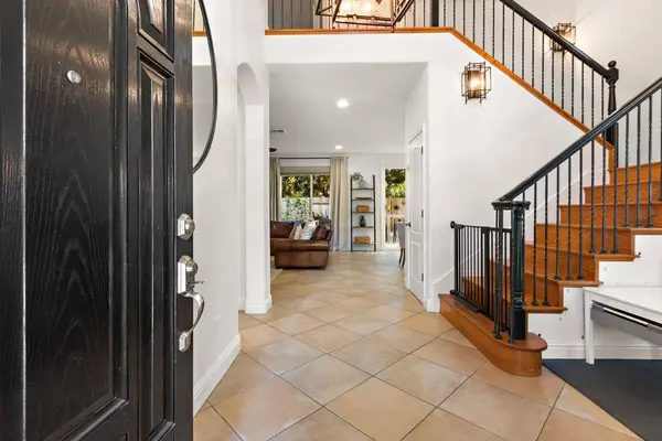 19 Waters Cove CT, Sacramento, CA 95831