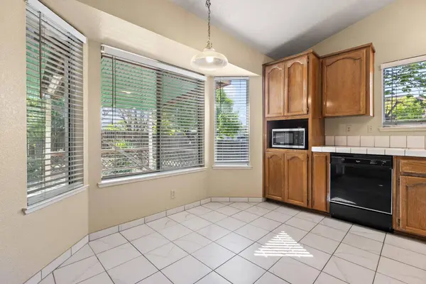 8385 Stonybeck CIR, Sacramento, CA 95828