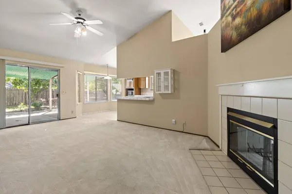 8385 Stonybeck CIR, Sacramento, CA 95828