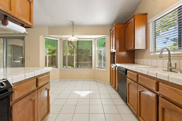 8385 Stonybeck CIR, Sacramento, CA 95828