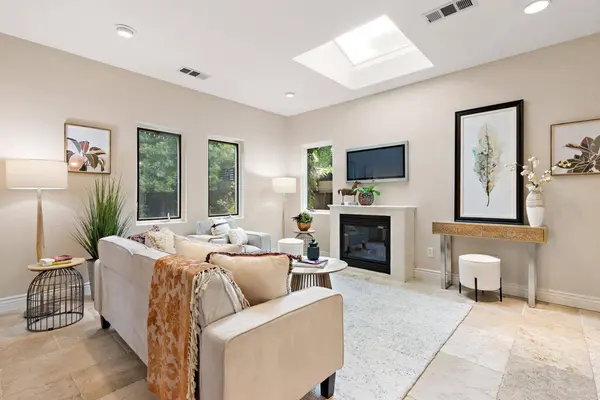 513 Uptown ALY, Sacramento, CA 95818
