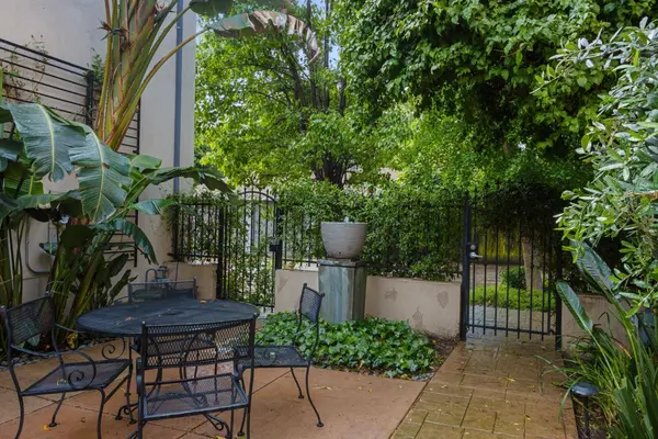 513 Uptown ALY, Sacramento, CA 95818