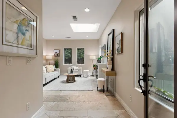 513 Uptown ALY, Sacramento, CA 95818