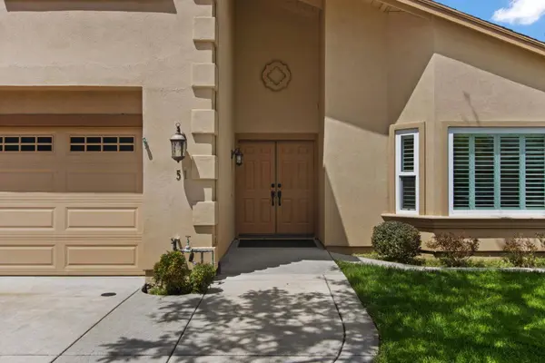 51 Angel Island CIR, Sacramento, CA 95831