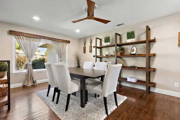 1391 Los Padres WAY, Sacramento, CA 95831