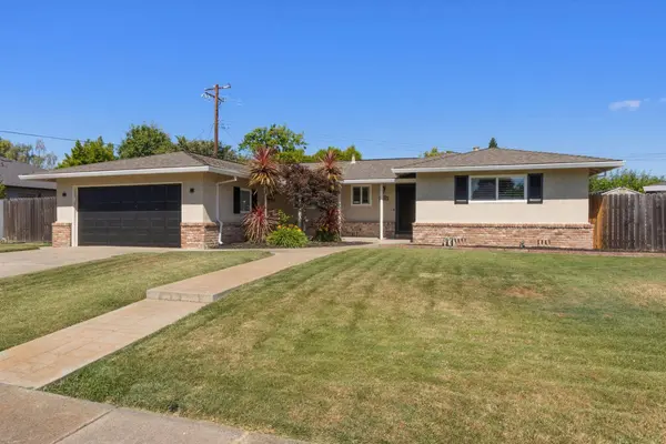 1391 Los Padres WAY, Sacramento, CA 95831