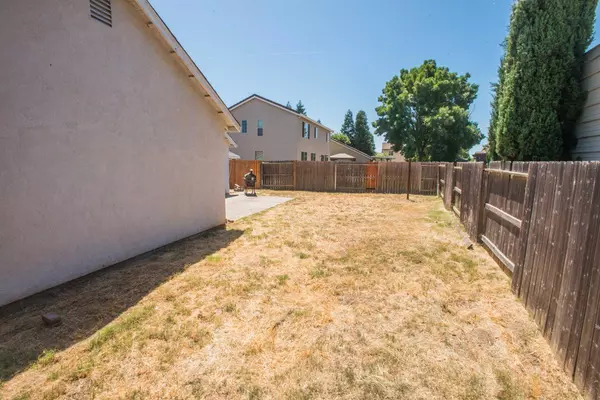 1172 Park Valley WAY, Galt, CA 95632