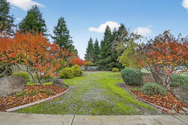 9340 Crossrail DR, Wilton, CA 95693