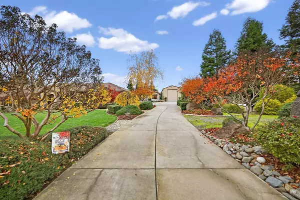 9340 Crossrail DR, Wilton, CA 95693