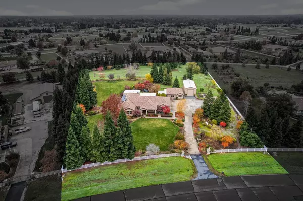 9340 Crossrail DR, Wilton, CA 95693