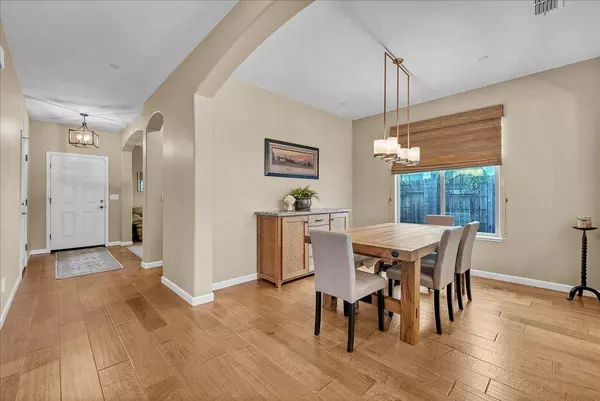 324 Alsace CT, Roseville, CA 95747