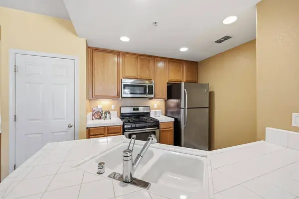 6581 Hearthstone CIR, Rocklin, CA 95677