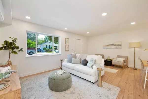 3907 D ST, Sacramento, CA 95819