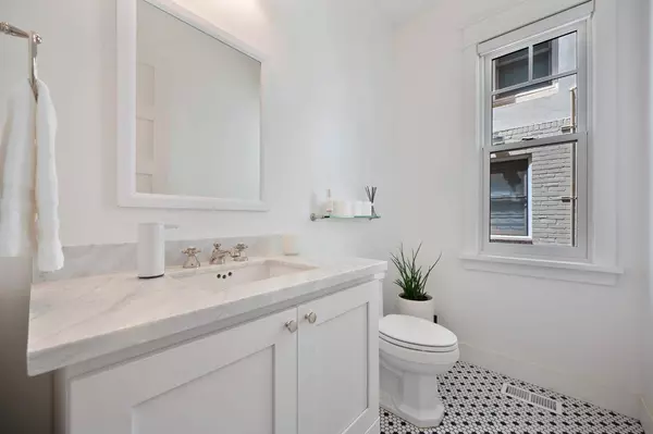 1300 35th ST, Sacramento, CA 95816