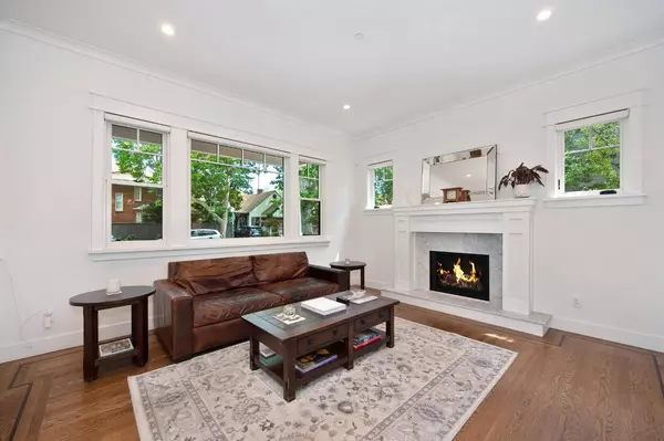 1300 35th ST, Sacramento, CA 95816