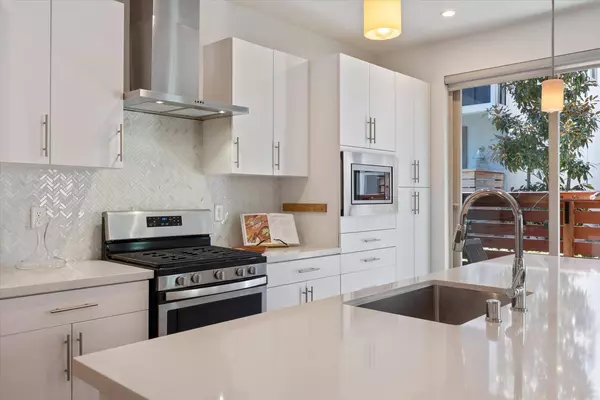 280 Log Pond LN, Sacramento, CA 95818