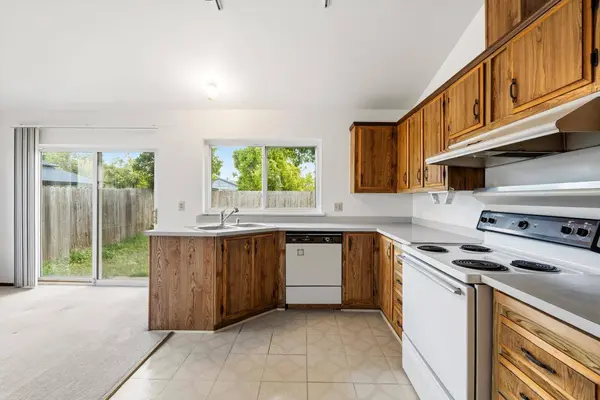 75 Lacam CIR, Sacramento, CA 95820